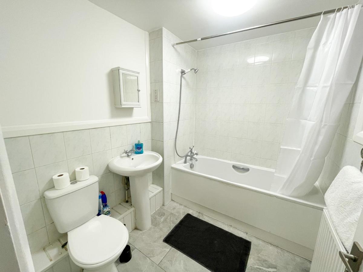 134 Kilburn Road Apartment لندن المظهر الخارجي الصورة